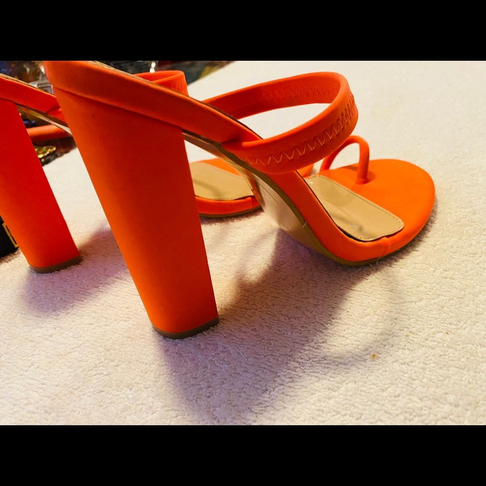 Almost Brand New - Super Gorgeous High Qualit  Heels By SIMMI / London - box 2 - Picture 8 of 9
